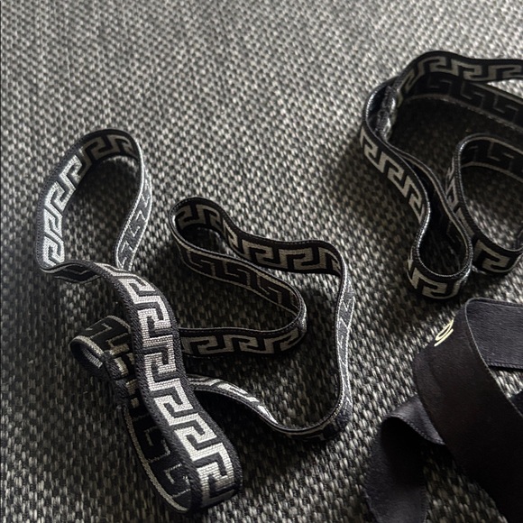 CHANEL White Satin Logo Ribbon - Picture 5 of 12